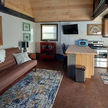 Rustic Hendersonville Farm Studio With Private Deck Luaran gambar