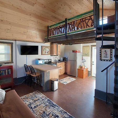 Rustic Hendersonville Farm Studio With Private Deck Luaran gambar
