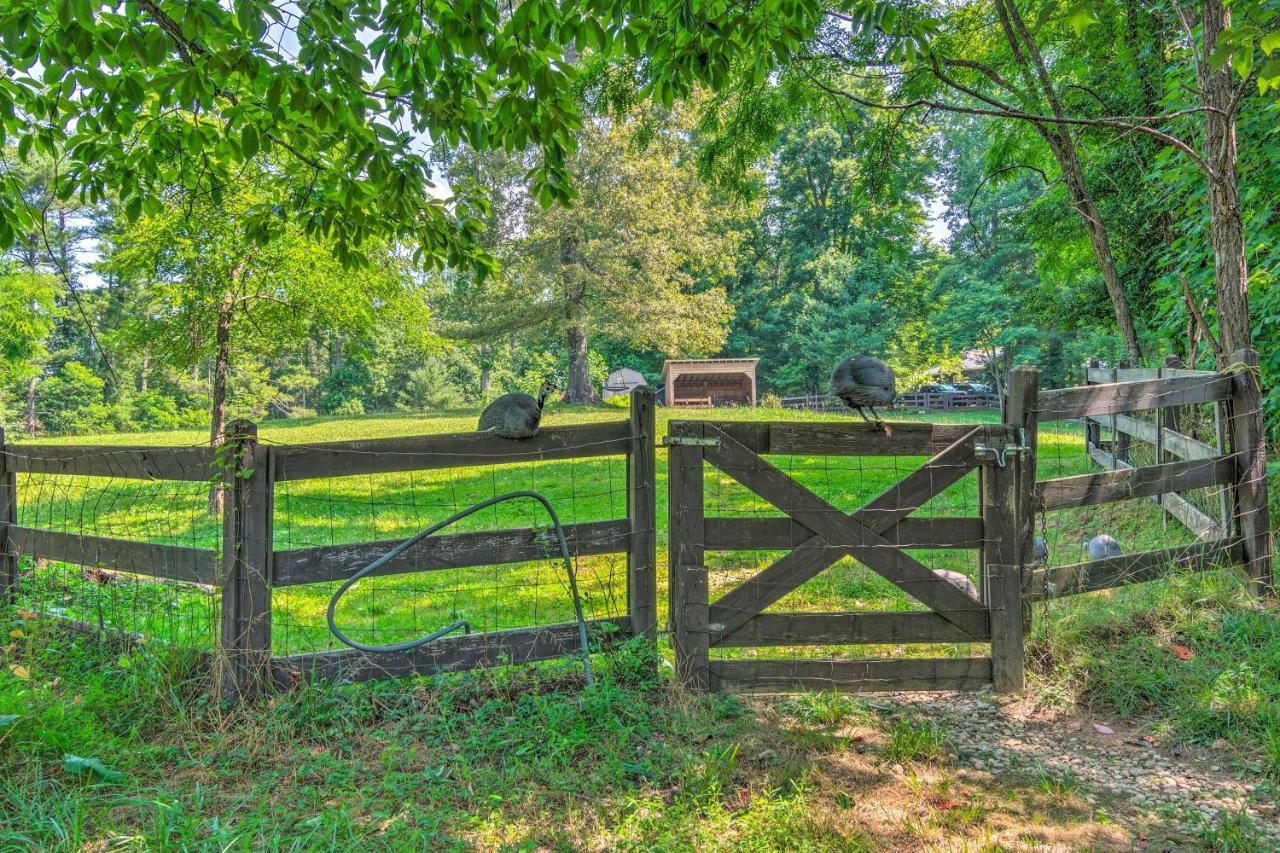 Rustic Hendersonville Farm Studio With Private Deck Luaran gambar