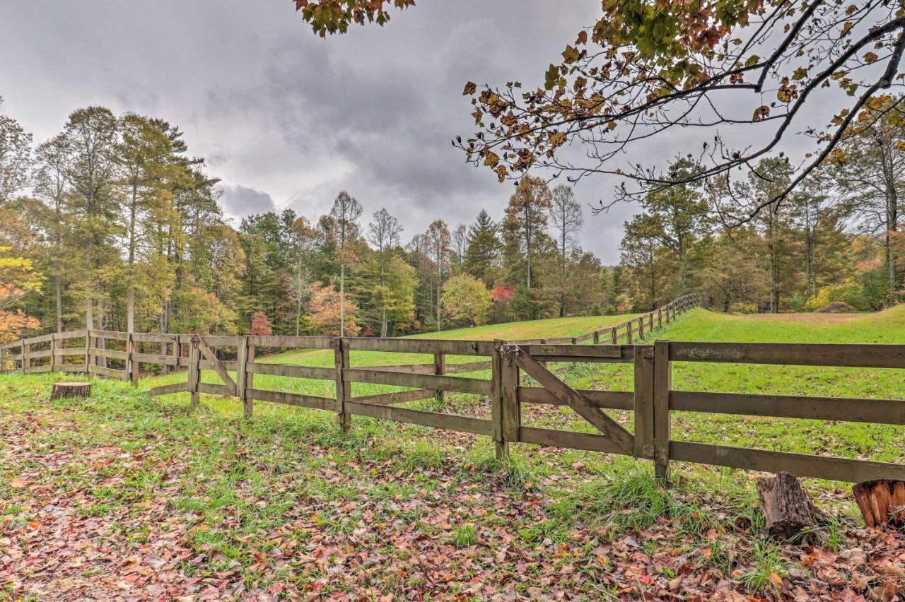 Rustic Hendersonville Farm Studio With Private Deck Luaran gambar