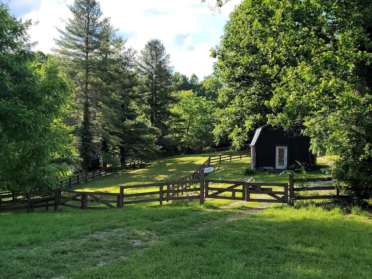 Rustic Hendersonville Farm Studio With Private Deck Luaran gambar