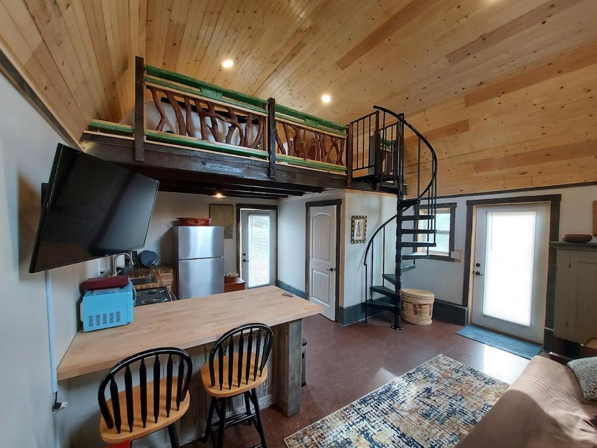 Rustic Hendersonville Farm Studio With Private Deck Luaran gambar
