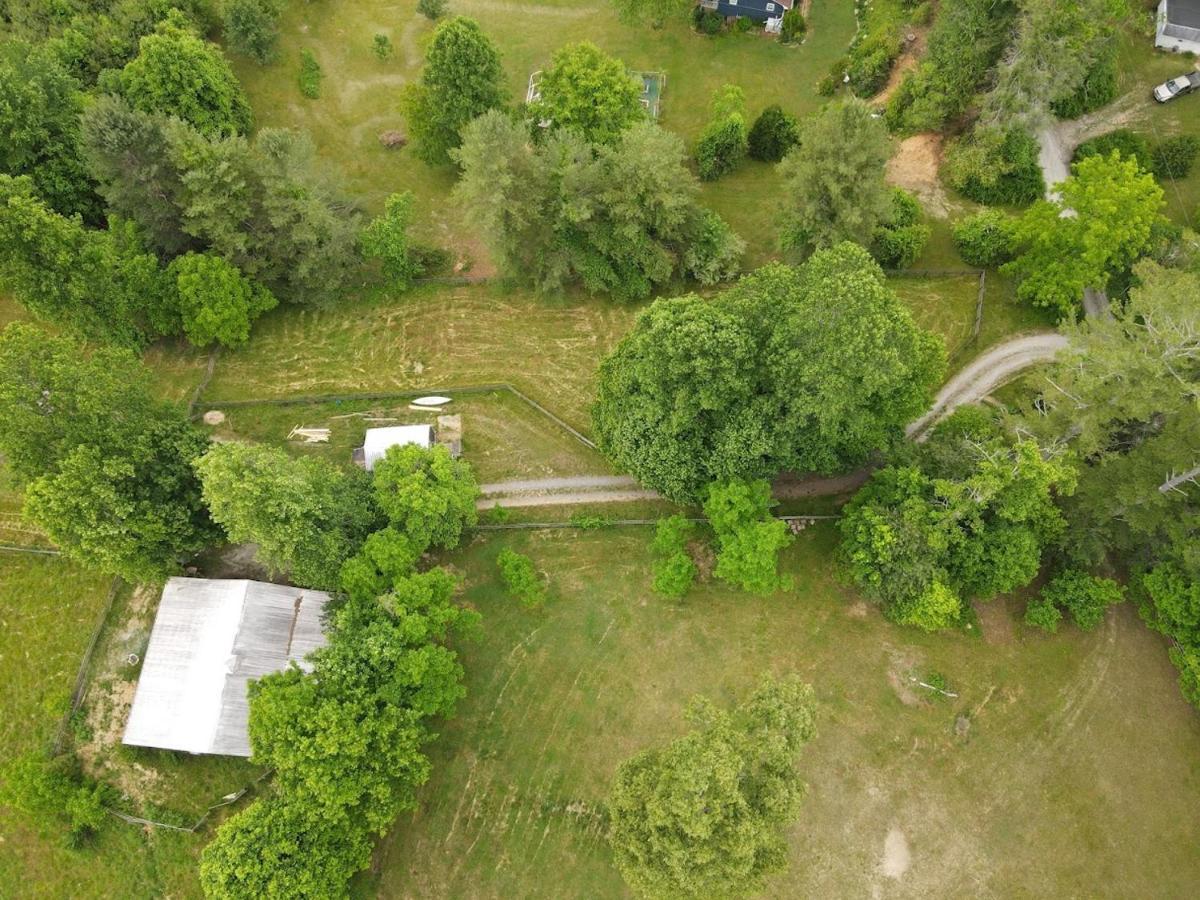Rustic Hendersonville Farm Studio With Private Deck Luaran gambar